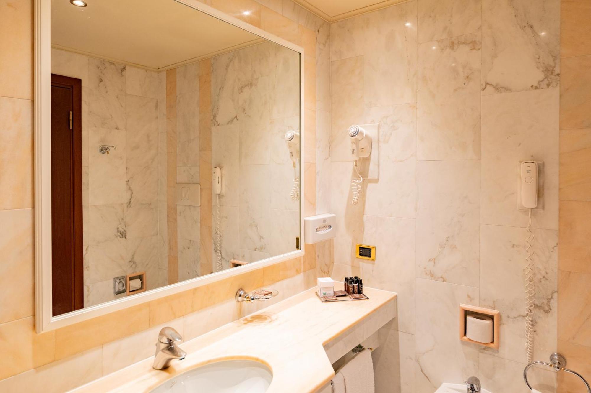 Hotel Internazionale Bologna Esterno foto